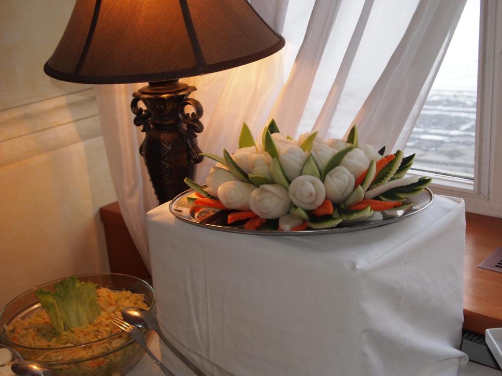 Hotel Bila Ruze Писек Экстерьер фото