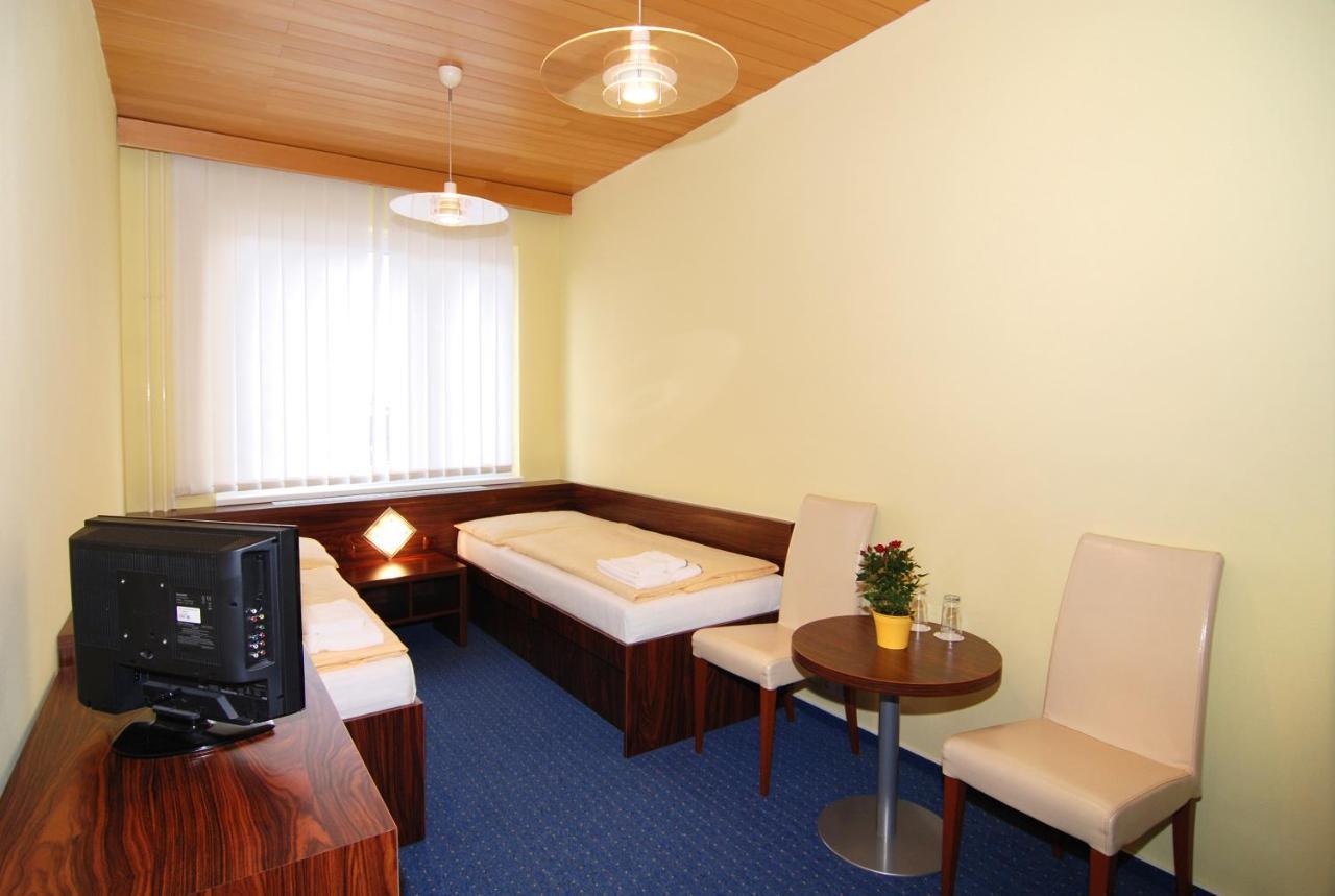 Hotel Bila Ruze Писек Экстерьер фото